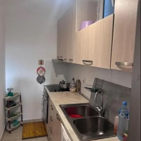 Villa E Verdhe - Peaceful Family Retreat With Balcony エルバサン