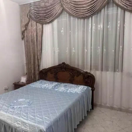 Villa E Verdhe Elbasan, Albania *