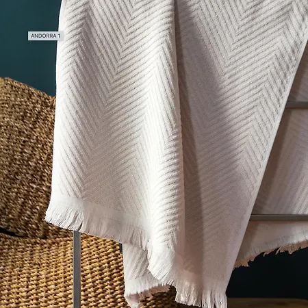 E Verdhe Elbasan, Albania *