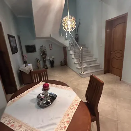 E Verdhe Elbasan, Albania Villa