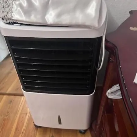 Villa E Verdhe Elbasan, Albania