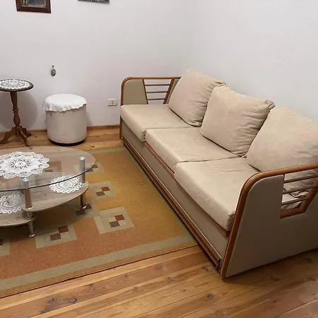 E Verdhe Elbasan, Albania Villa Elbasan