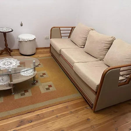 Villa E Verdhe - Peaceful Family Retreat With Balcony Elbasan