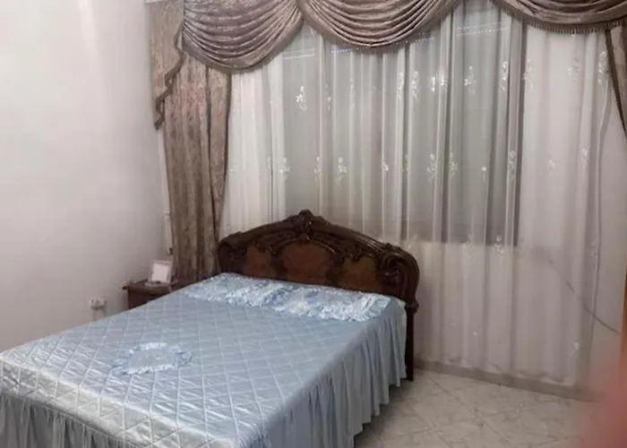 Βίλα E Verdhe Elbasan, Albania *